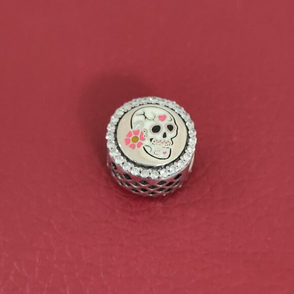 Pandora Day of the Dead Sugar Skull Charm Bead Travel Pendant Button with box - Picture 3 of 5